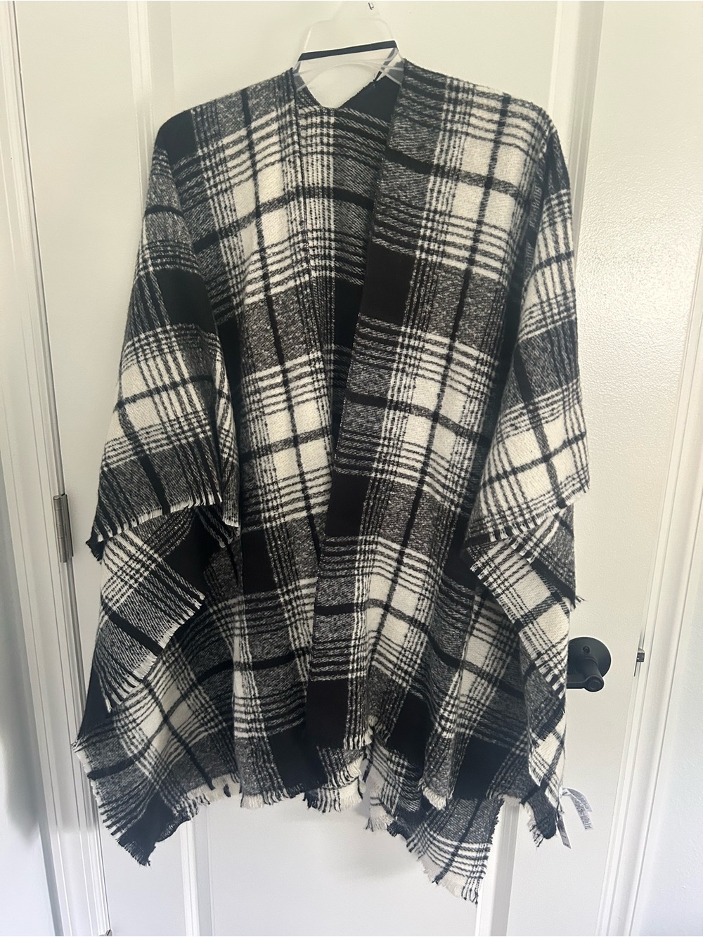 Old Navy Women's Black & White Plaid Open Front Poncho